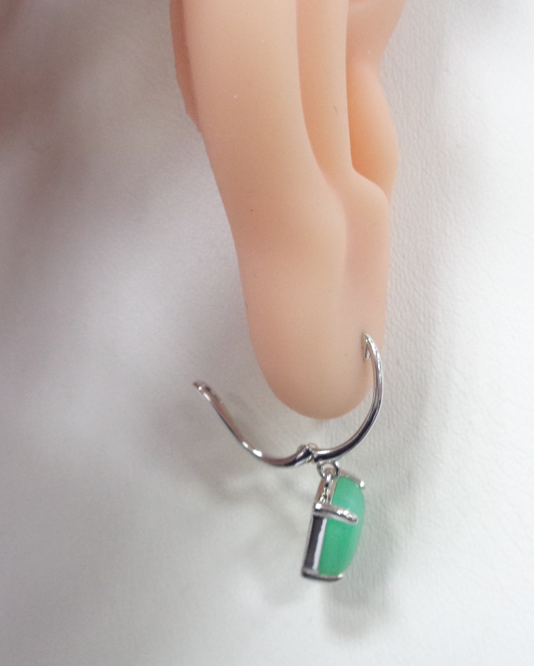 Серебряные серьги с зелеными халцедонами